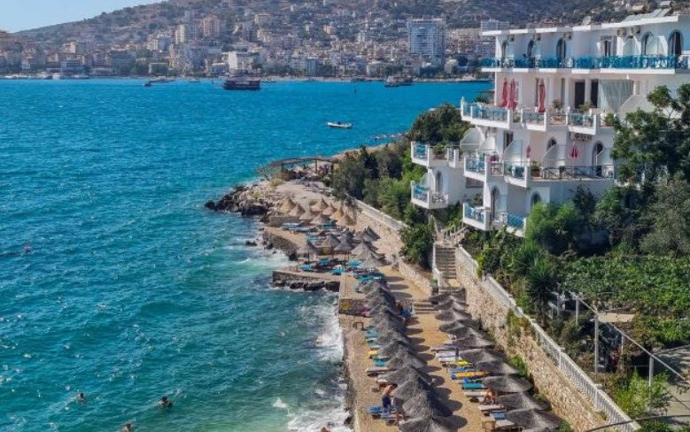 Plazhi Era, Albania, Albania
